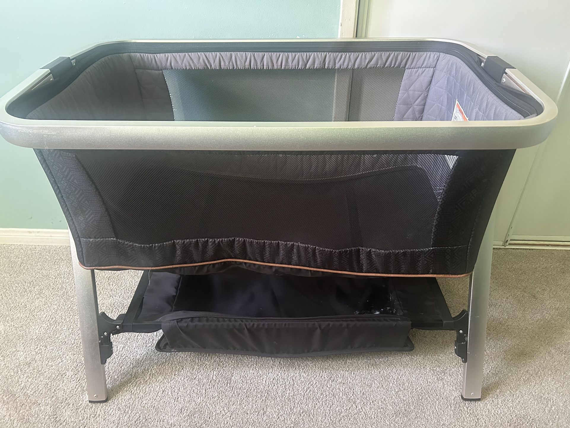 Modern Baby Bassinet