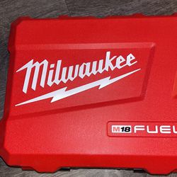 Milwaukee  M18 1/2 Hammer Drill /Driver  Kit  2904-22