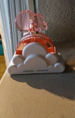 Ariana Grande Pink Cloud Perfume