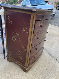 Small end stand / dresser / bureau