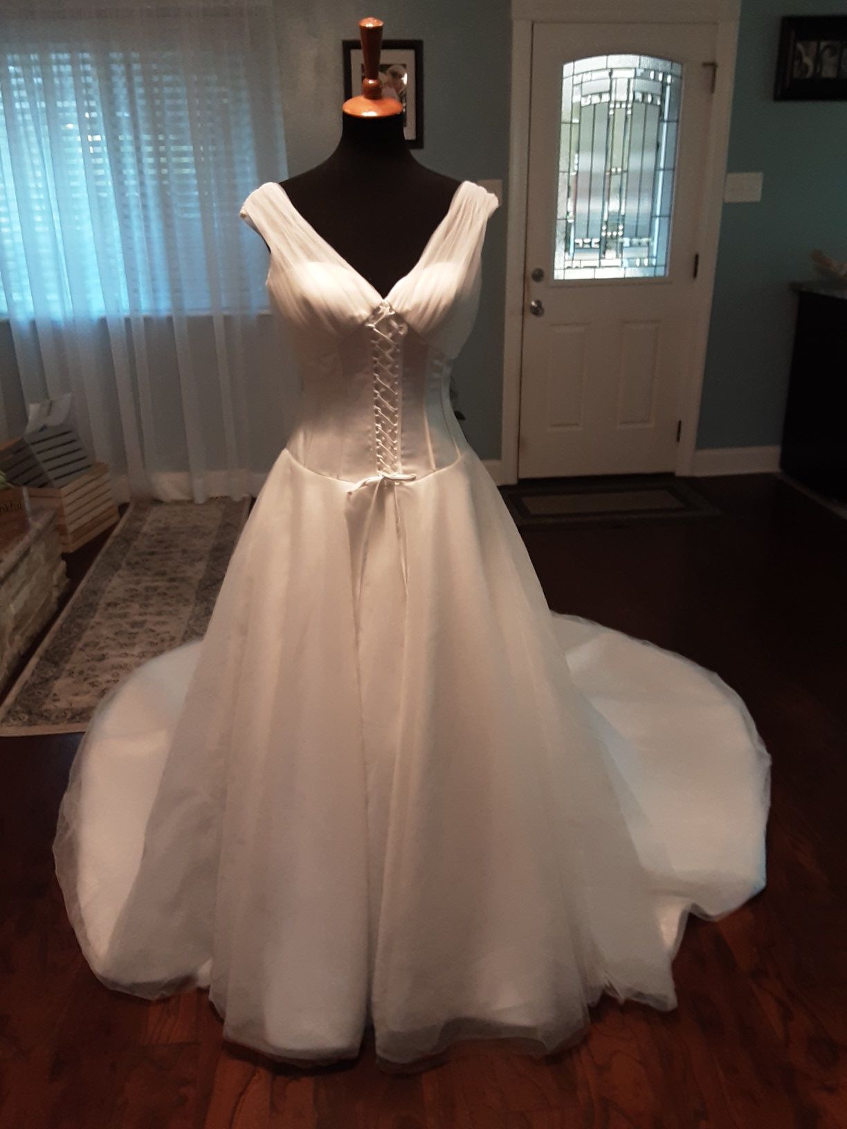 TB - Beautiful Satin and Tulle Wedding Dress