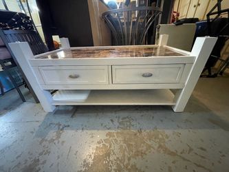 Coffee Table with Glass Top and on wheels