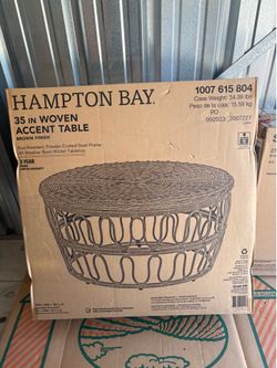 Outdoor Patio Furniture 35 inch accent Woven table new in box retail 259.00 selling for 110.00