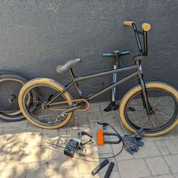 Custom Premium BMX Bike With A Bunch Of Extras! (Back Wheel, Tires, Nice Bike Lock, Brakes, Gloves)