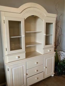 White Wood China Hutch Cabinet