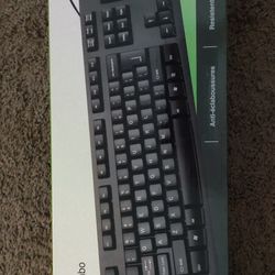 3 Unopened Iogear Spill Resistant Keyboard And Mouse