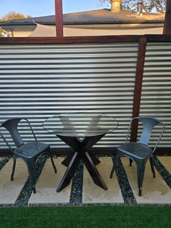 Dinning table with chairs