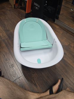 Fridababy 4-in-1 Grow-With-Me Bath Tub