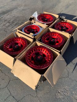 Brand New 17” Fuel Warp Beadlock Wheels For 6x139 (6x5.5) Trucks (Set of 6)
