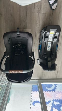 Nuna Aire Rx Car Seat and Base