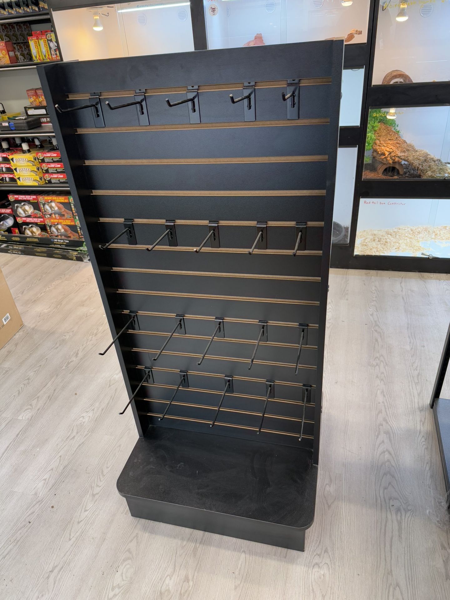 Retail Gondolla Display