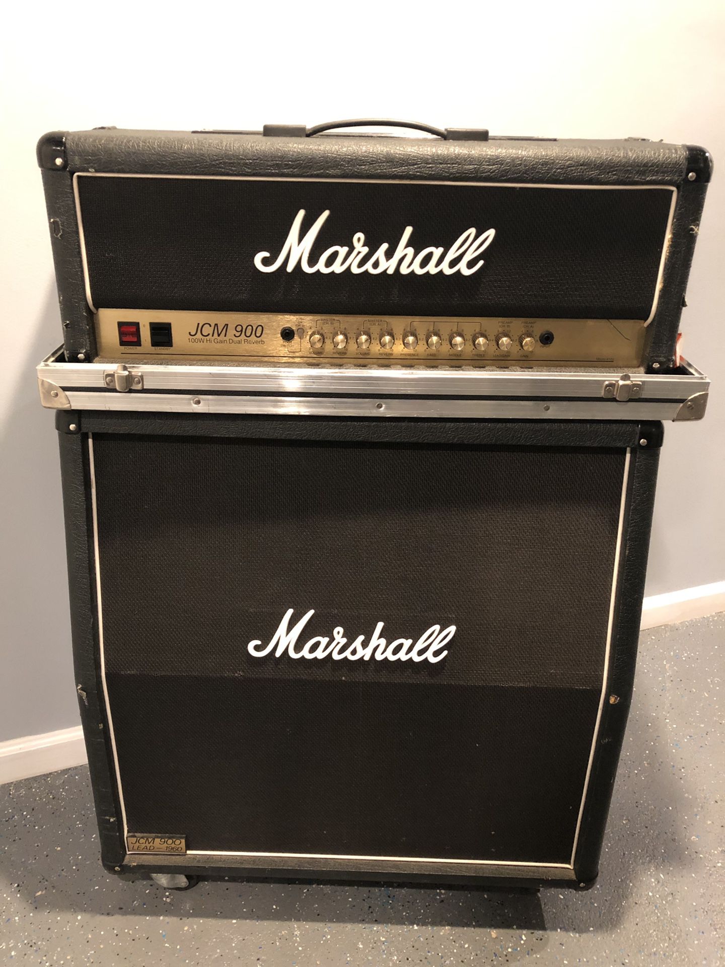 Marshall JCM900 100watt half stack guitar amp