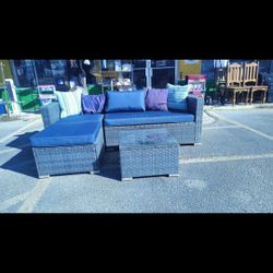 Outdoor Couch w/Table