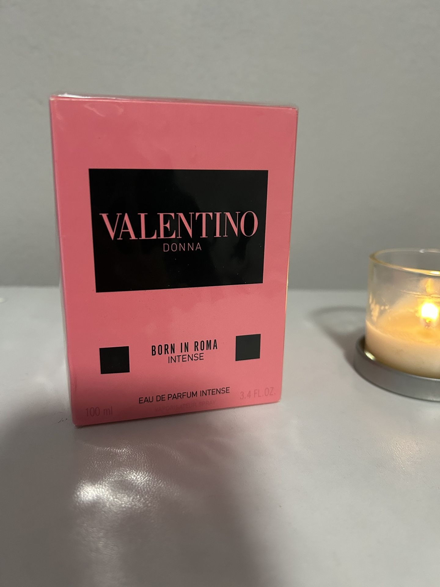 Valentino Born in Roma Women’s