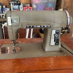 Vintage Kenmore Sewing Machine 117.580