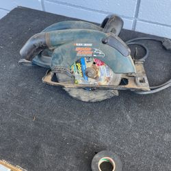 Black & Decker Saw