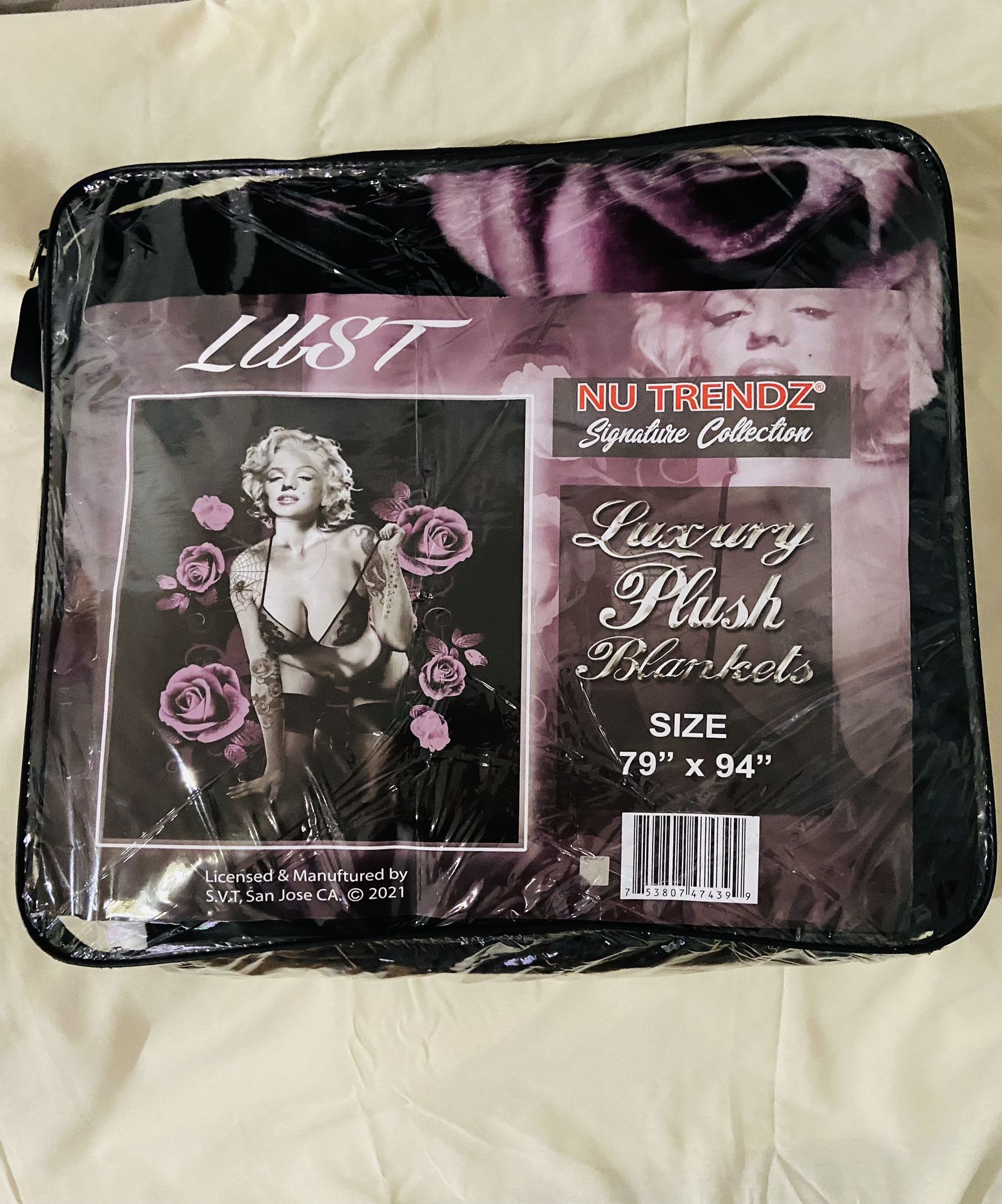 Marilyn Monroe Royal Plush Blanket 