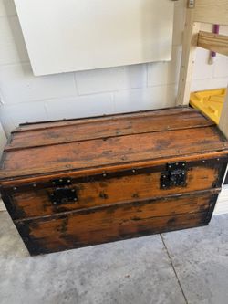 Antique French Wooden Trunk (late 1800s to early 1900s)