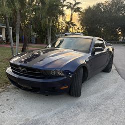 2012 Ford Mustang V6