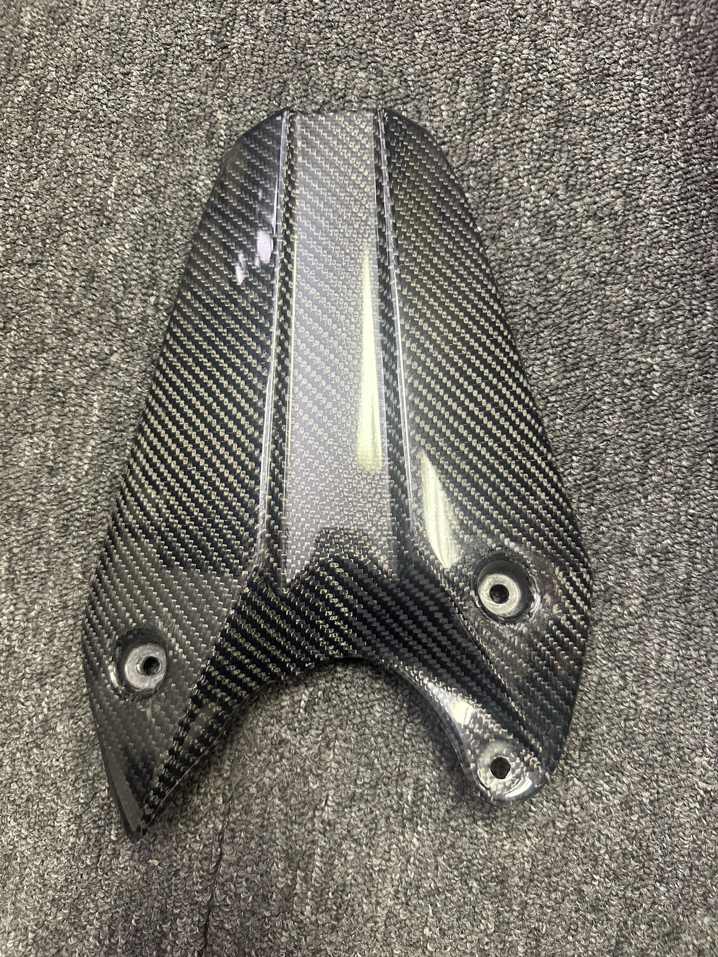 13-19 Daytona 675/675R Carbon Fiber Rear Hugger