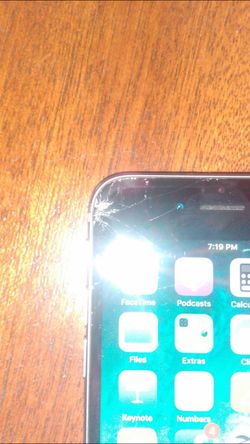 Boost Mobile IPhone 6 32GB Minor Crack