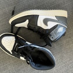 JORDAN 1 IRON GREY YOUTH SIZE 4.5