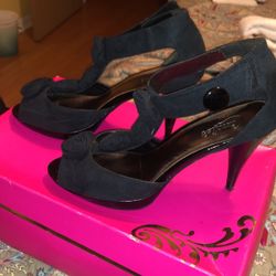 Woman’s Shoes