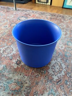 Vintage Mid Century Ceramic Pot / Planter in Matte ultramarine blue glaze