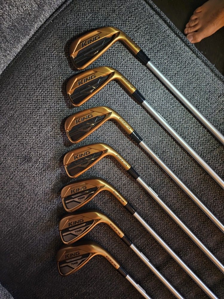 Cobra MIM TOUR COPPER 4-PW