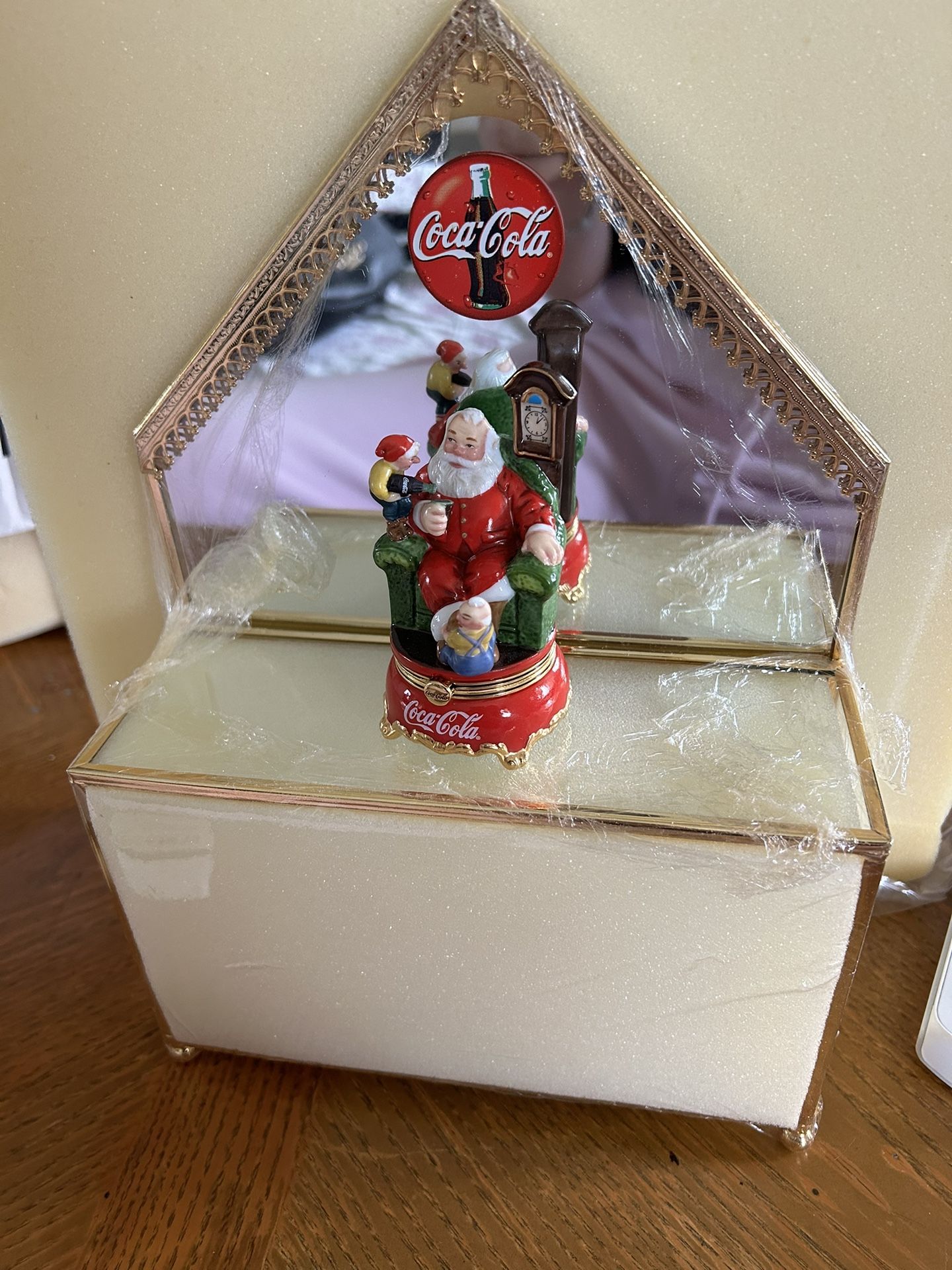 Franklin Mint Cocacola Box And Figurine