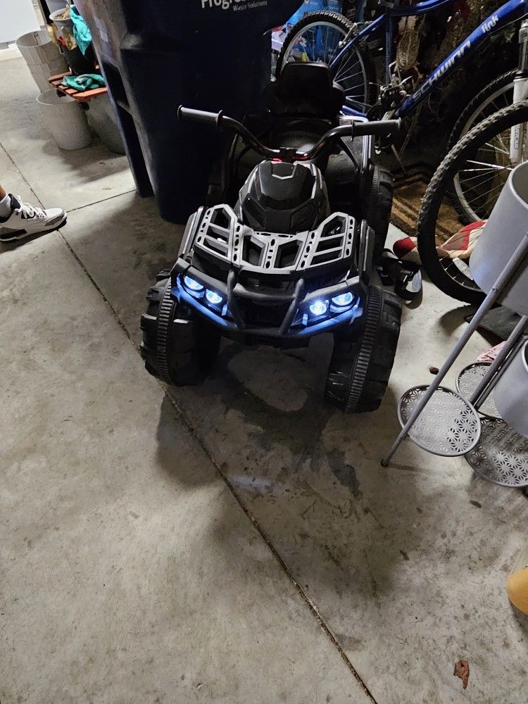 Kids 4 Wheeler