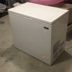 Magic Chef Deep Freezer
