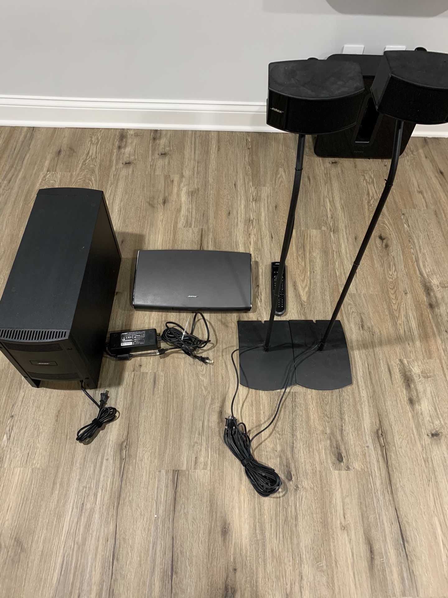 Bose Lifestyle Speaker and Stands, Includes Remote and Cable. 1:3