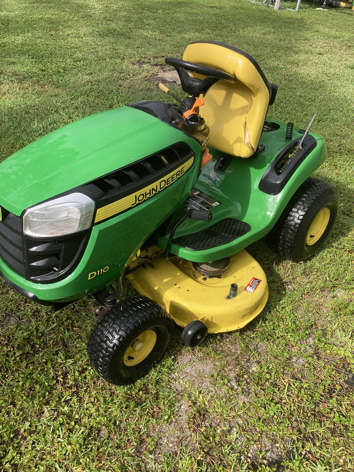 John Deere D110