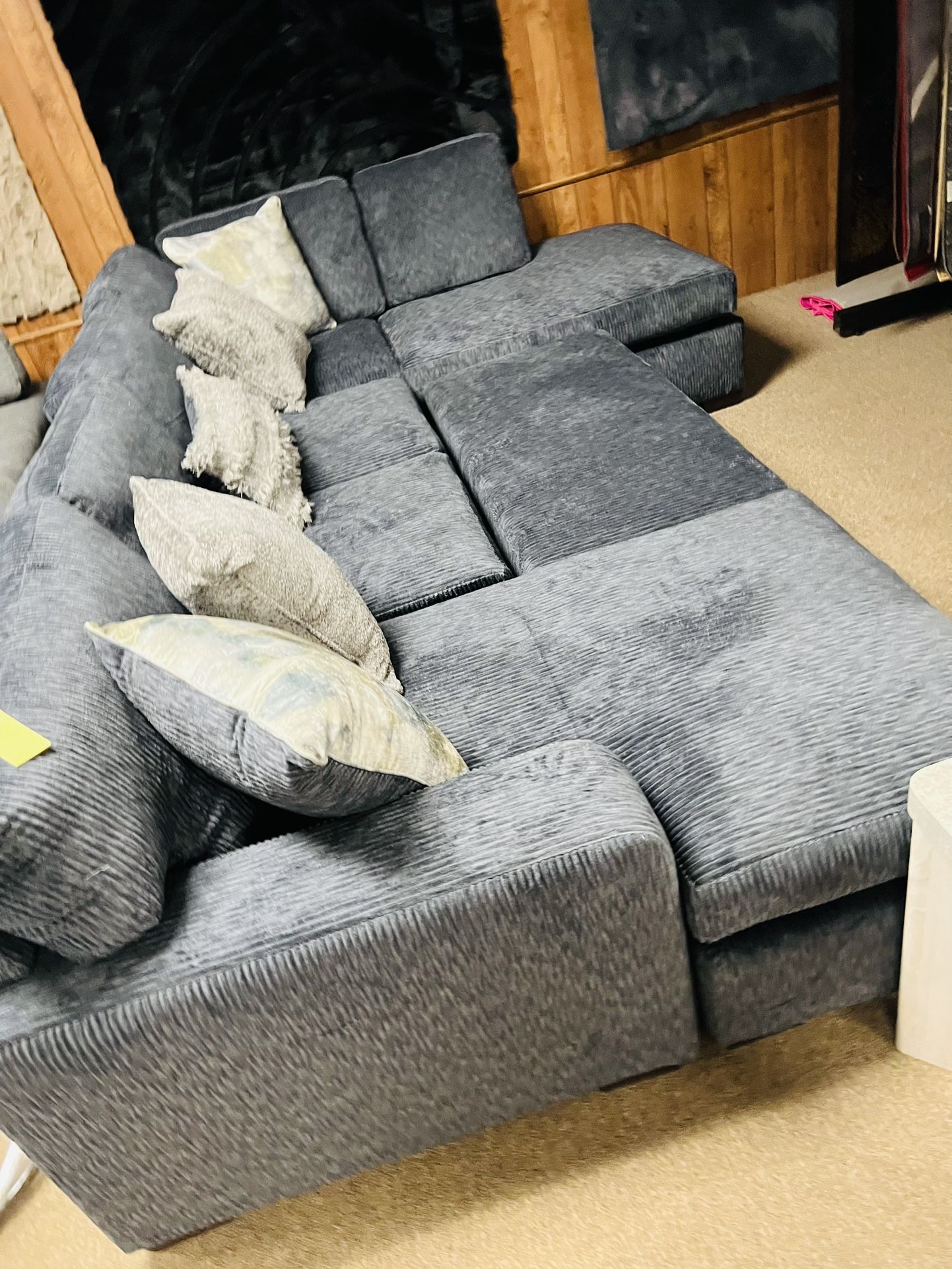 Stylish Stunning Cozy Sectional!