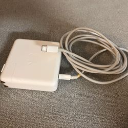 MacBook Charger USB-C