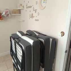 Side Extra Guest Single Twin / Queen Beds With Mattresses