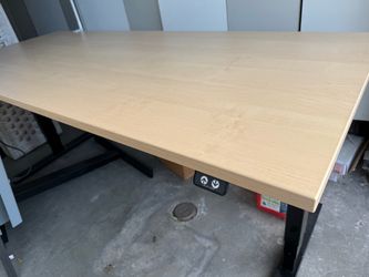 Uplift Height Adjustable Standing Rising Desk 6’ - Light Wood Great Condition