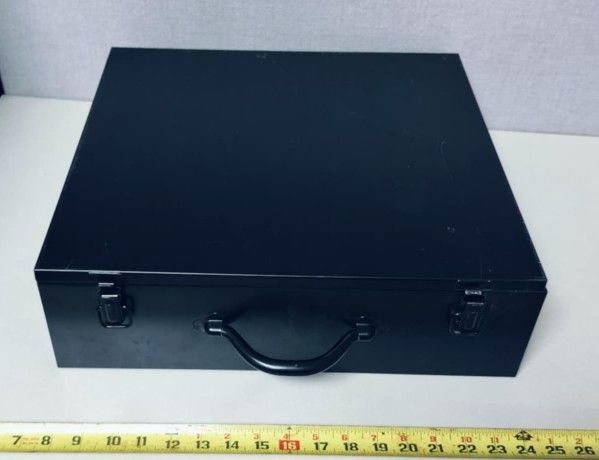 Metal storage carrying case with compartment sections