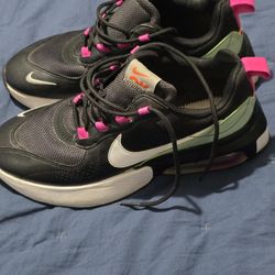 Woman's Nikes SIZE 9