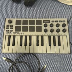 Akai MPK Mini - Grey 