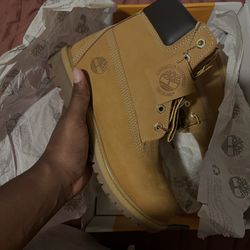 TIMBERLAND BOOTS BRAND NEW