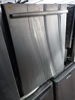 Jenn-Air stainless steel dishwasher with stainless tub - Free delivery