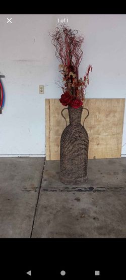 Decorative wicker vase