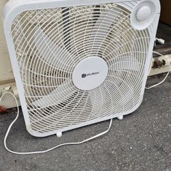 Utilitech Box Fan - Super Strong - Works Great - $15 Firm