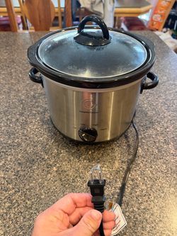 Complete Cuisine Stainless Steel Slow Cooker / Crock Pot – Clean & Working