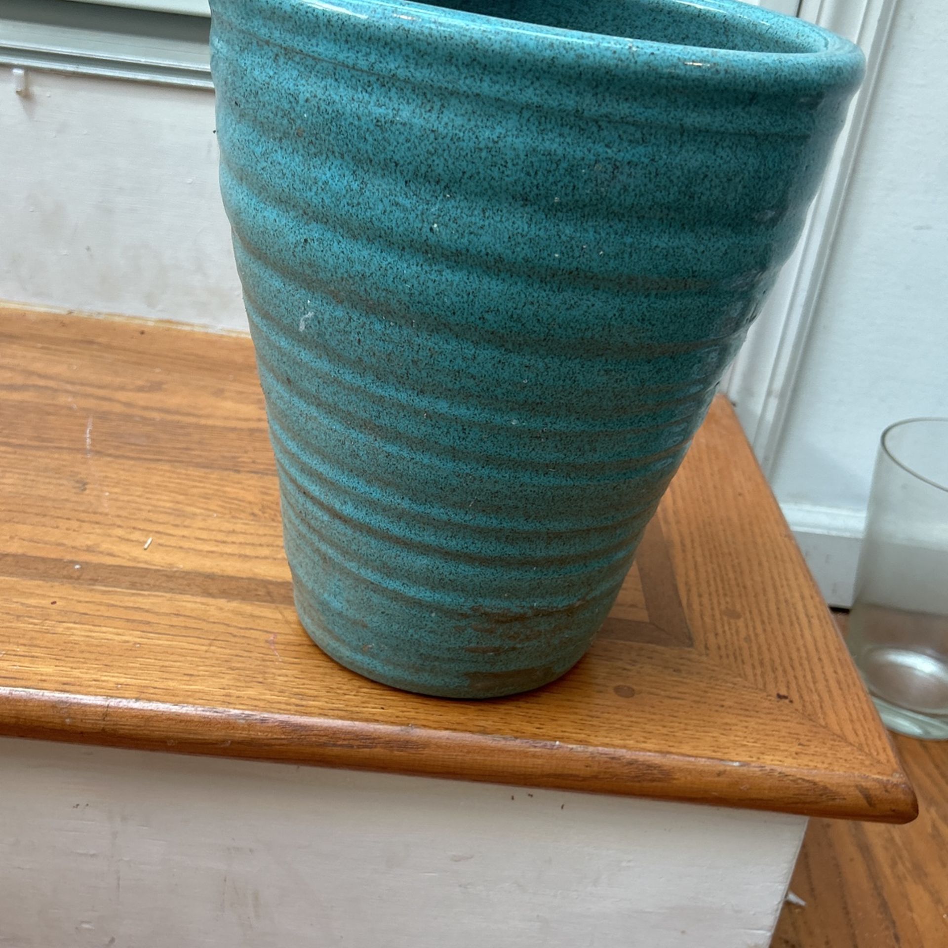 Ceramic planter