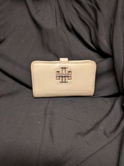 Tan Tory Burch leather wallet