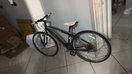 Hybrid Diamondback bike
