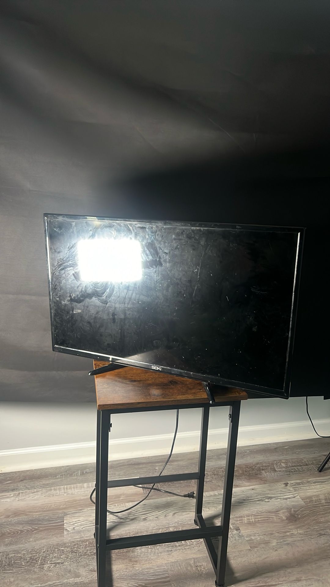SEIKI 32’ Inch TV